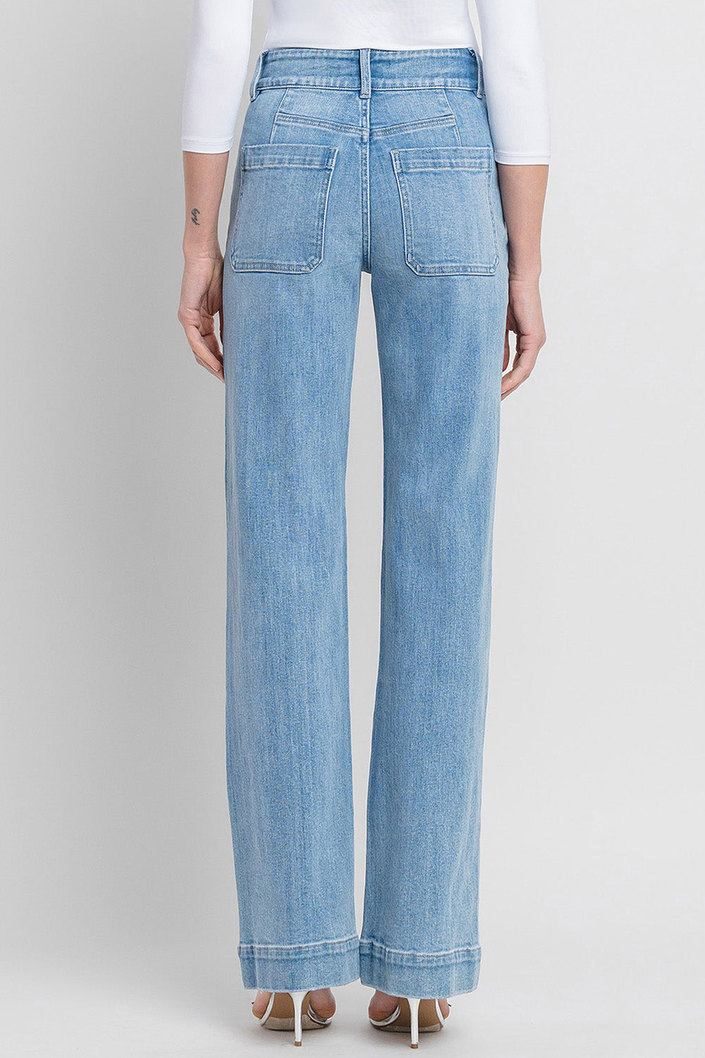 【PORTERNA】Momok flare jeans The Signature Flare - Light Denim | Three Bird Nest